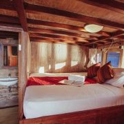 seven seas top deck cabin in komodo